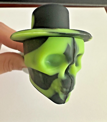 #ad 4.5″ Silicone Hand Pipe Skull Design Black and Green Travel Size $5.99