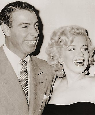 #ad NEW YORK YANKEES Joe DiMaggio With Marilyn Monroe #3 $9.99