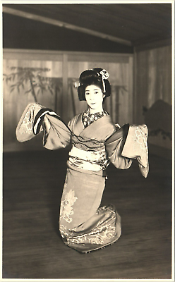 #ad ORIGINAL JAPANESE GEISHA GIRL real photo postcard rppc 1920 30s JAPAN ACTRESS bw $8.88