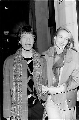 #ad Mick Jagger with the photo model Jerry Hall aft... Vintage Photograph 747072 $13.90