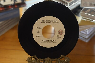 #ad NITTY GRITTY DIRT BAND 45RPM 7quot; RECORD quot;MODERN DAY ROMANCEquot; 7 29029 f12 191 $4.95