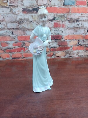 #ad 2000 House Of Lloyd Garden Party Figurine Celebrating Life#x27;s 8.5 in. Pre owned $15.19