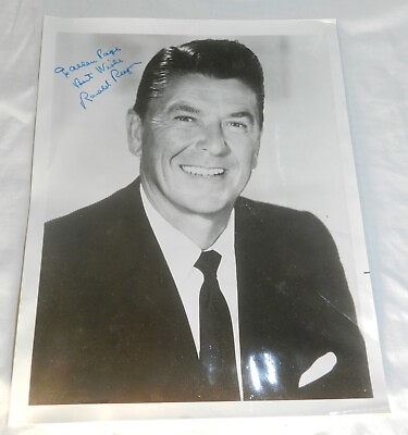 #ad Autographed 8quot; X 10quot; Black amp; White Photo of President Ronald Reagan $125.00