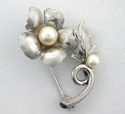 #ad Petite Flower Faux Pearl Pure Solid .925 Sterling Silver Pin Brooche VINTAGE $40.46