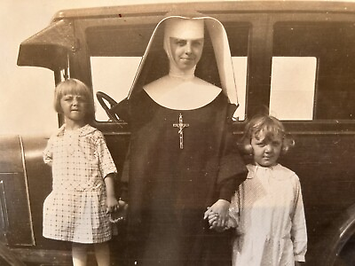 #ad Vtg Photo Catholic Nun 2 Children Girls Vintage Car 8x10 Sister Habit $16.20