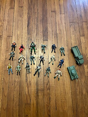 #ad 18 Military Action Figures and 2 Vechicals $14.99