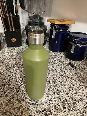 #ad Bevanda Water Bottle 16oz Color: Army Green Holds Hot or Cold Beverages $16.14