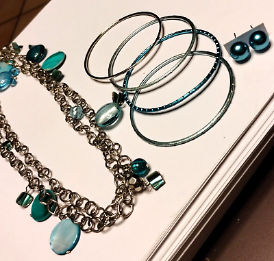 #ad 6 Pieces Very Long Necklace Earrings and Bracelets Turquoise and Gold Colored $10.00