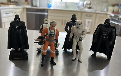 #ad 🔥🔥Assorted Star Wars Figurines $7.10