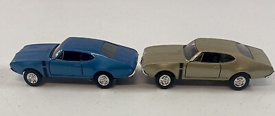 #ad *BRAND NEW* Welly Lot Of 2 Diecast Cars 1968 Oldsmobile 442 Gold And Blue 4 Inch $24.95