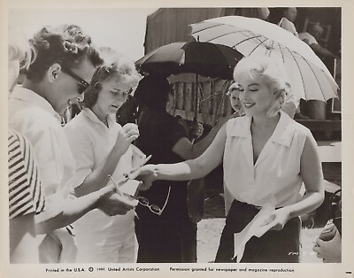 #ad HOLLYWOOD BEAUTY MARILYN MONROE STYLISH POSE STUNNING PORTRAIT 1960 Photo C33 $299.99