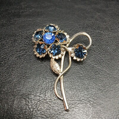 #ad Vintage Blue Rhinestone Flower Pin Brooch Gold Tone. 10384 $18.99