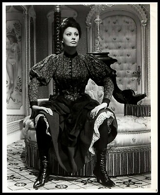 #ad Glamorous Italian Beauty Sophia Loren Original 1960s STYLISH POSE ORIG Photo 476 $24.99