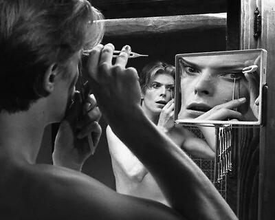 #ad The Man Who Fell To Earth Inch David Bowie Adjusts Eyeball In Mirror 8x10 Pictur $6.98