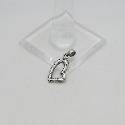 #ad Elegant Scroll Motif Heart AGI 925 Sterling Silver 1quot; Inch Pendant Charm E $11.95