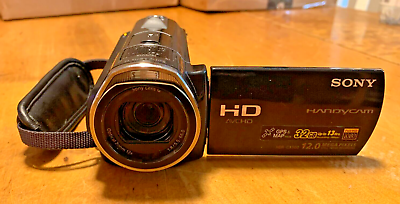 Sony HDR CX590V HANDYCAM Camcorder 12 MP Optical ZoomF1.8 With Batt amp; batt chrgr $159.99