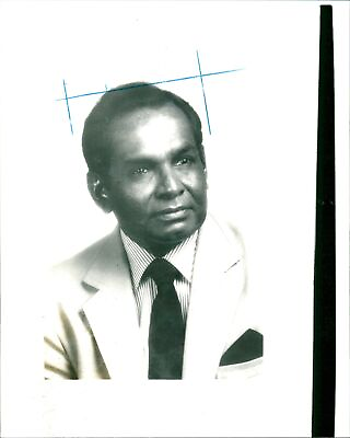 #ad 1985 ABEYNAYAKA SURASENE CON MAN CONMAN KHASH... Vintage Photograph 3823702 $13.90