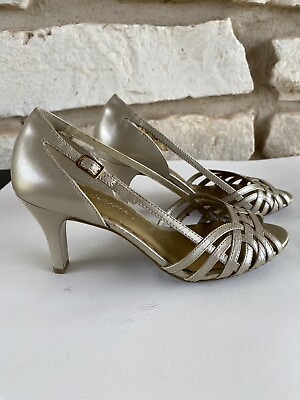 #ad Liz Claiborne Gold Flex Heels size 6.5 $7.00