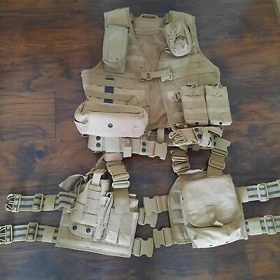 #ad Brand New UTG Tactical Ammo Vest with Gun Holster and Extra Pouches $90.00